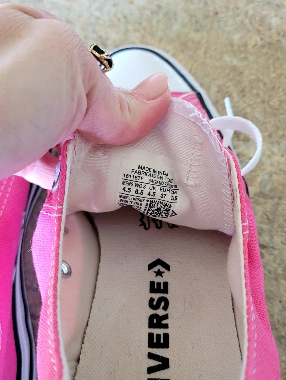 Pink Converse 💕 - Picture 5 of 11
